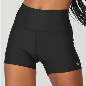 NWOT alo high waist airlift short